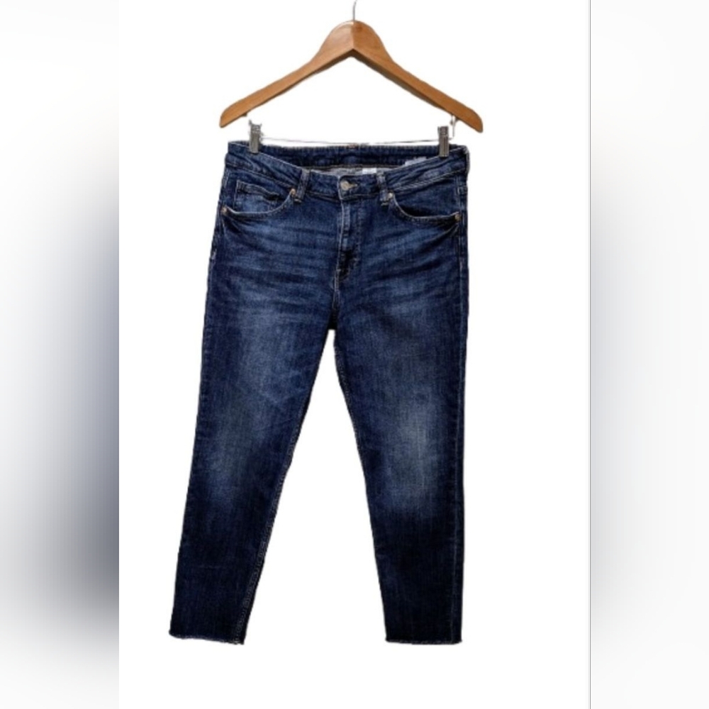 H&M &Denim Cropped Girlfriend Jeans Raw Hem *Size* 8